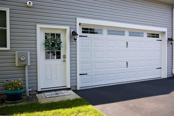 24/7 Emergency Garage Door Roller Replacement experts in Nashville, GA
